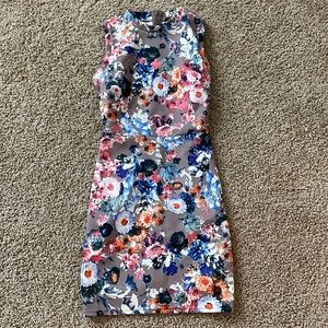 Cute petite flower body con dress!